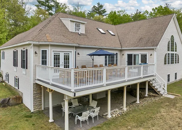 White Mountain Retreat With Theater, Fire Pit, Game Room And River Access