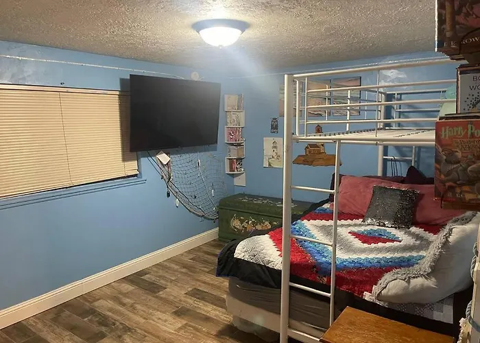 Cute 3 Bedroom Home In Town