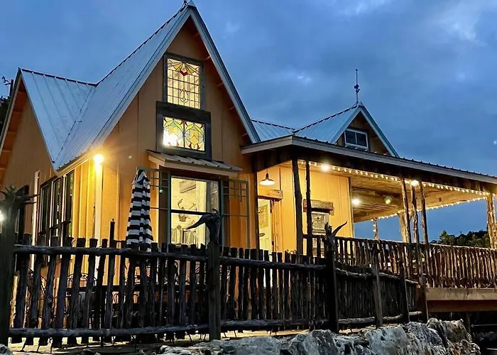 Above All Luxury Lodge