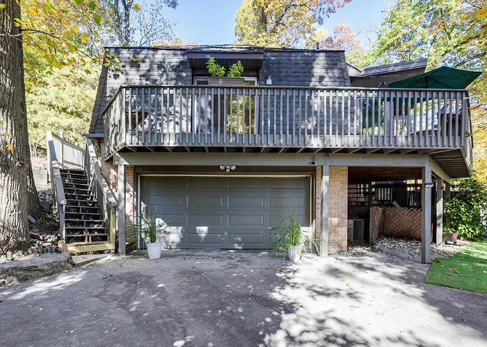 Spacious King Of Prussia Home W/ 2 Game Rooms