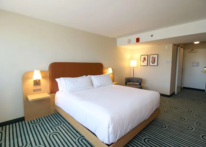 Doubletree By Hilton Clarksville Riverview