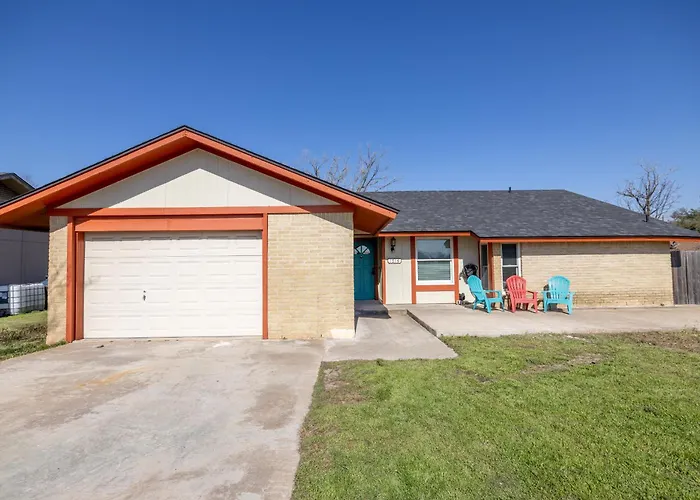 Luxury 4Br Oasis With Pool, Hot Tub & Game Room!
