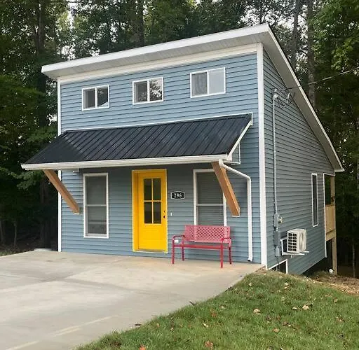 Cottage Close It The Lake