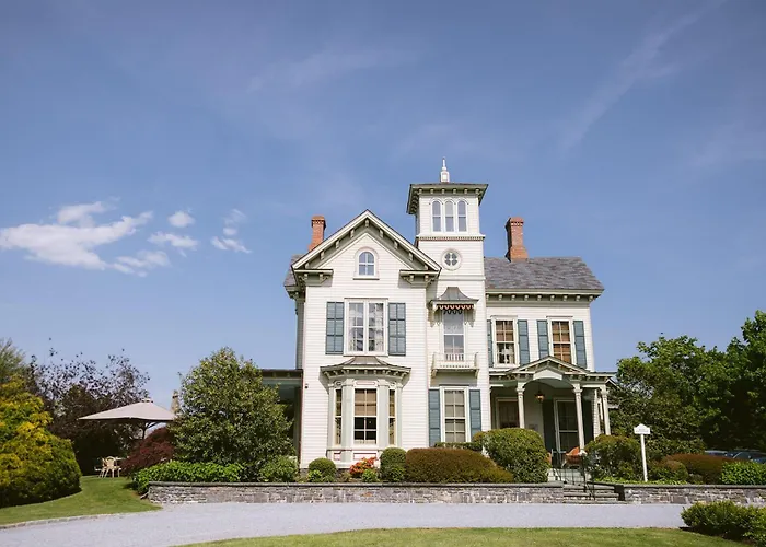 Jedediah Hawkins Inn