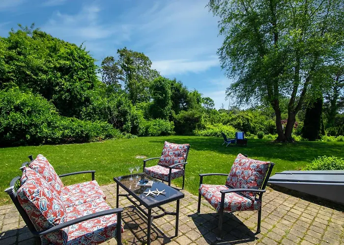 Large Deck Fire Pit Dog Friendly Near Beach - Sleeps 10