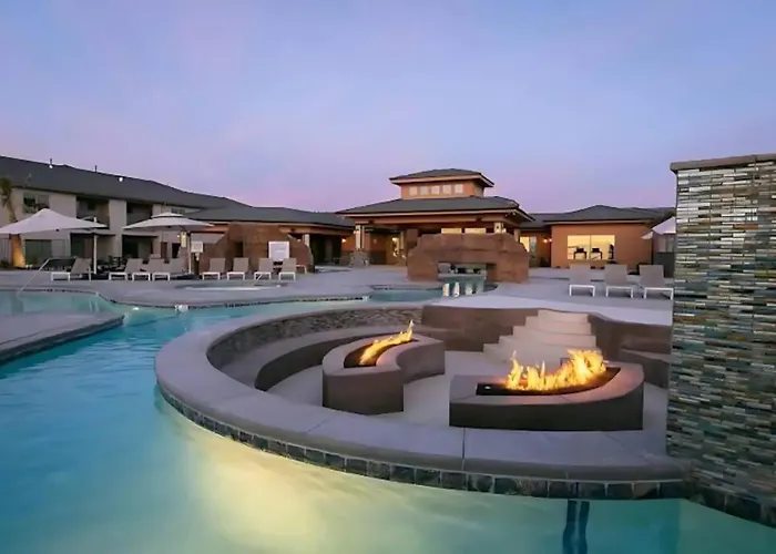 Spacious Villa With Lazy River, Pool & Hot Tub