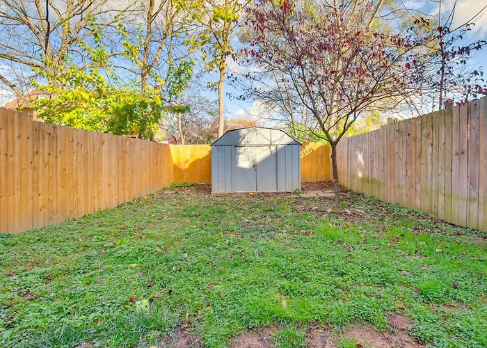 2 Mi To Dtwn Cincinnati: Home W/ Fenced Yard!