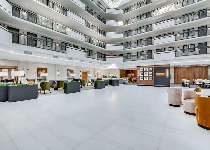 Embassy Suites By Hilton Louisville East