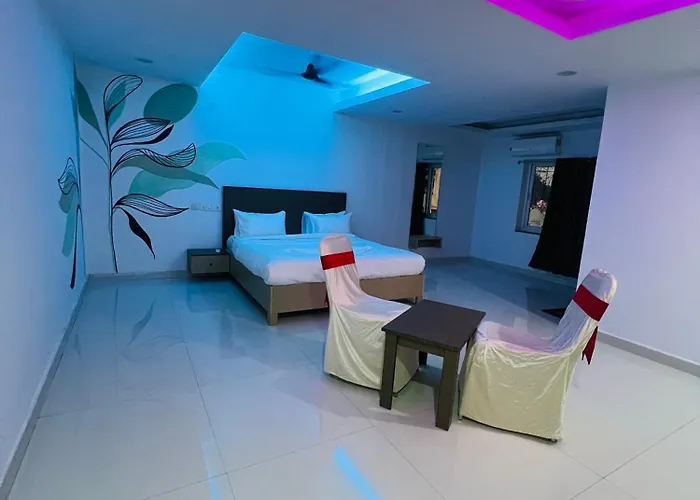V Grand Rooms And Banquets