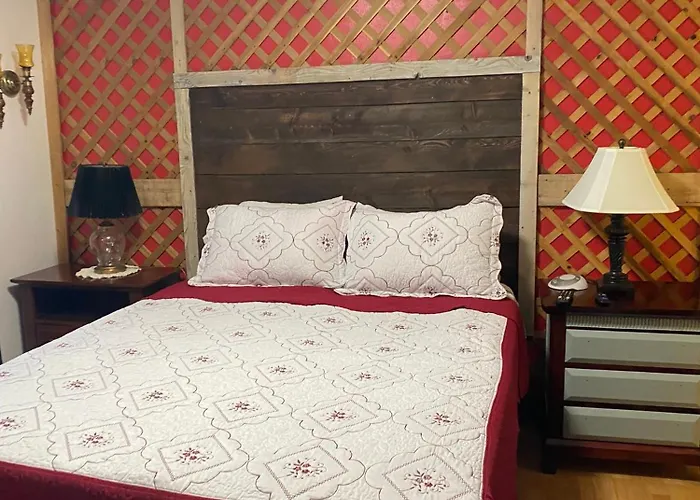 Center Street Cottage