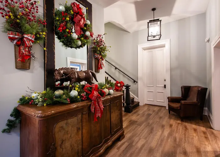 The Woodford Hotel