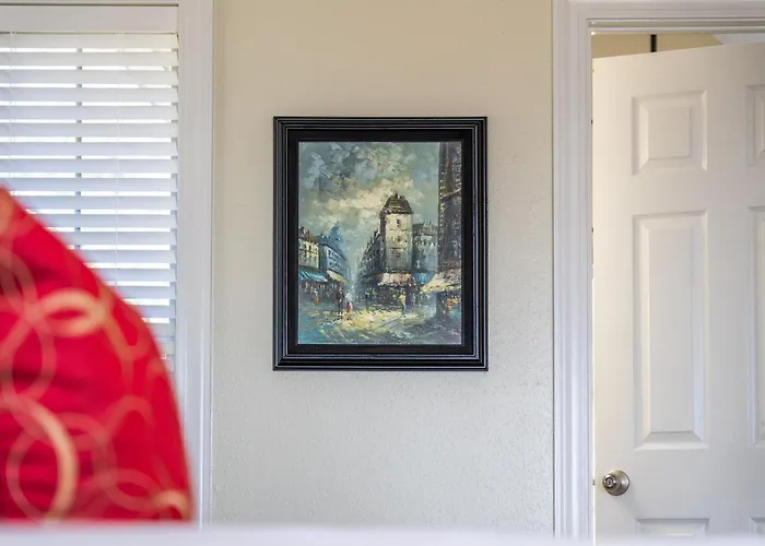 Adelines Lake View Elegant Home In Gated Community Sleeps 15