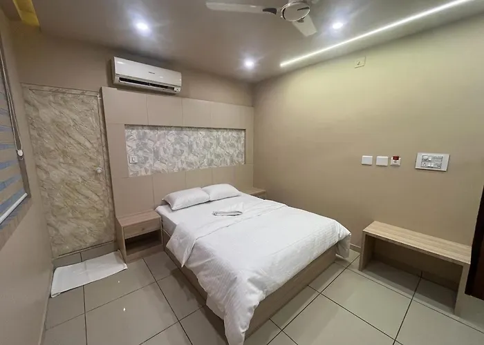 Famstay And Healthclub