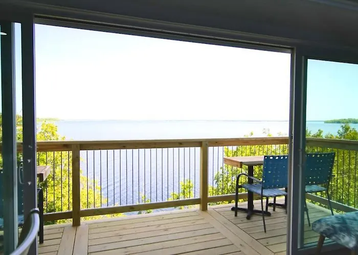 Loza House Coastal Design Unit With Lake & Mountain Views