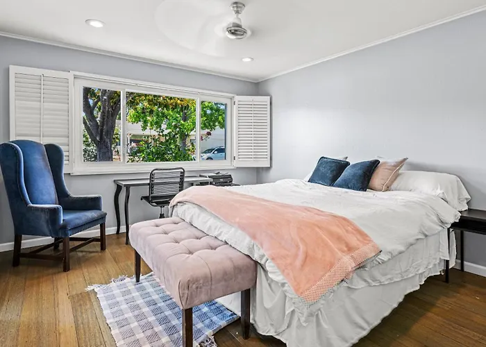 Family Friendly 3Bed ,2Bath Pool, Hot-Tub, Cold Plunge, Sleeps 8