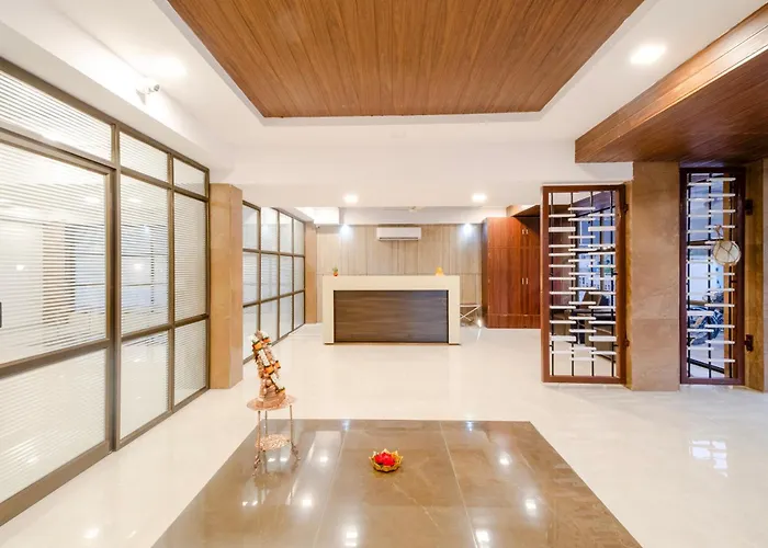 Monday Hotels Swarnas The Capital