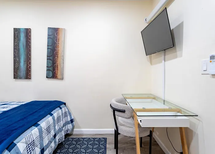 Luxe Retreat 2 Bedroom Hideaway Minutes From Nyc