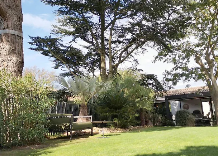 Le Clos Saint-Martin Hotel & Spa