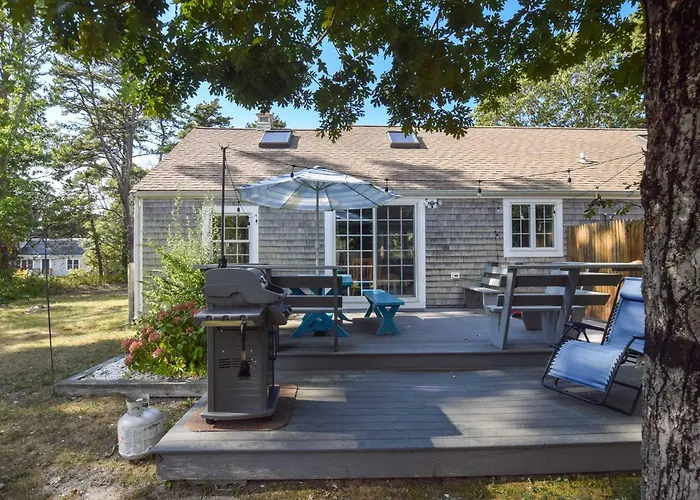 Peace And Quiet & Spacious Back Deck