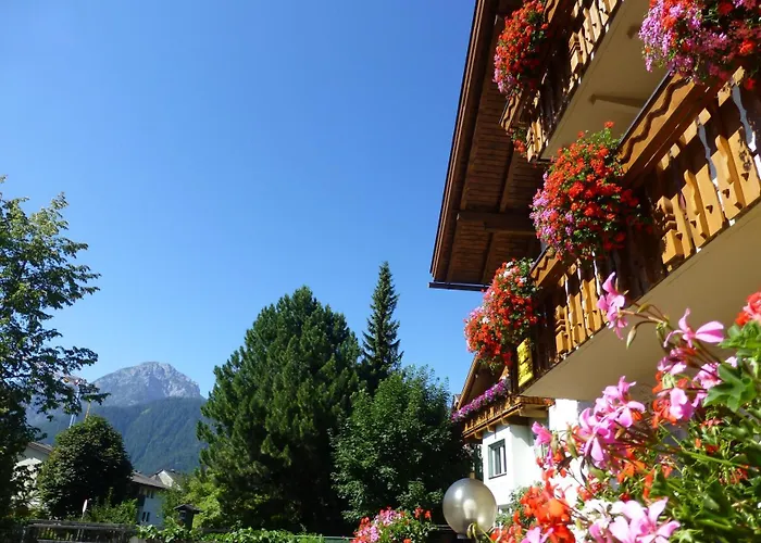 Garni Helfer Bed & Breakfast Dobbiaco