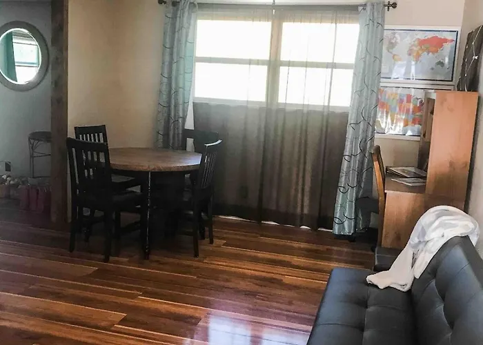 Entire House In The Heart Of Nw Ar With Office Space