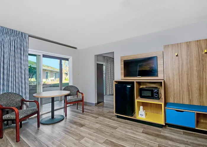 Days Inn By Wyndham Novato/San Francisco