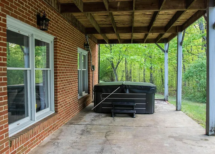 3Br 3 Bath Home With Hot Tub Next To Cave Run Lake