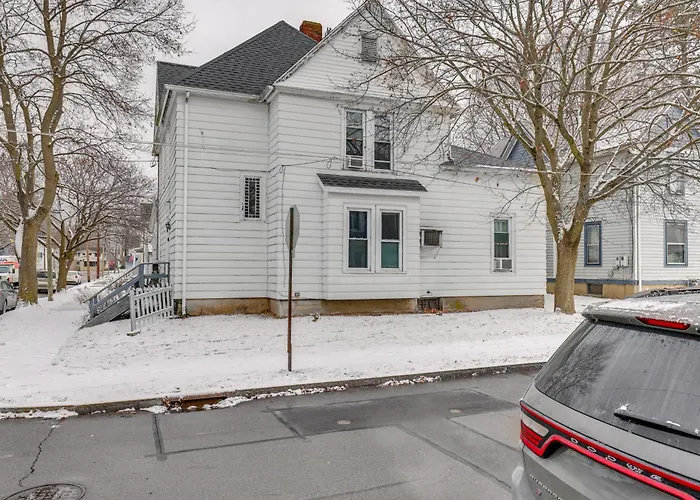 1 Mi To Dtwn: Pet-Friendly Corning Retreat