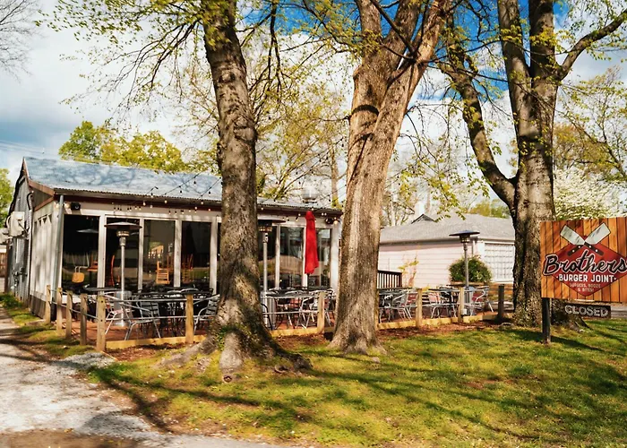 The Iris Motel