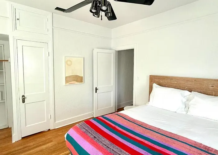 Courthouse Corner - Beautiful Adobe, Pet Friendly