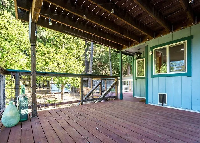 New Oasis -Spa -Firepit -Bbq- Decks-Pet Friendly