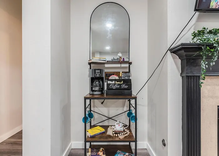 Urban Oasis North Atx , 5Br 2Ba,Heated Pool