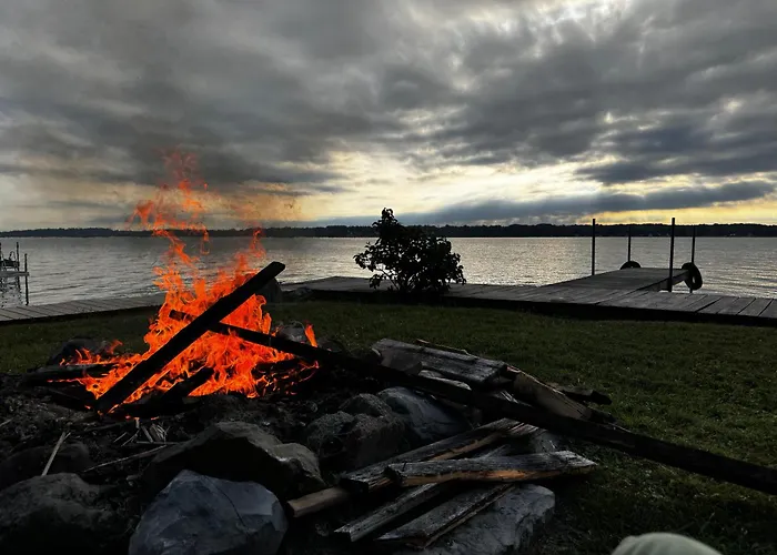 Forever Red Cottage, Waterfront Home On Cayuga Lake Near Flx Wineries