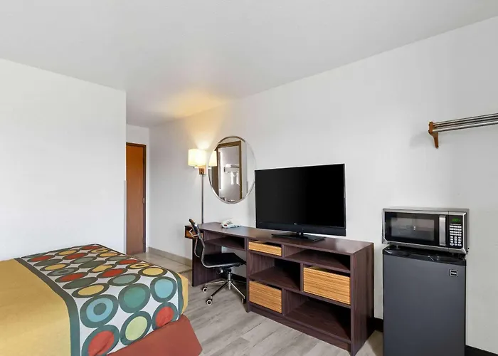 Super 8 By Wyndham Elizabethtown