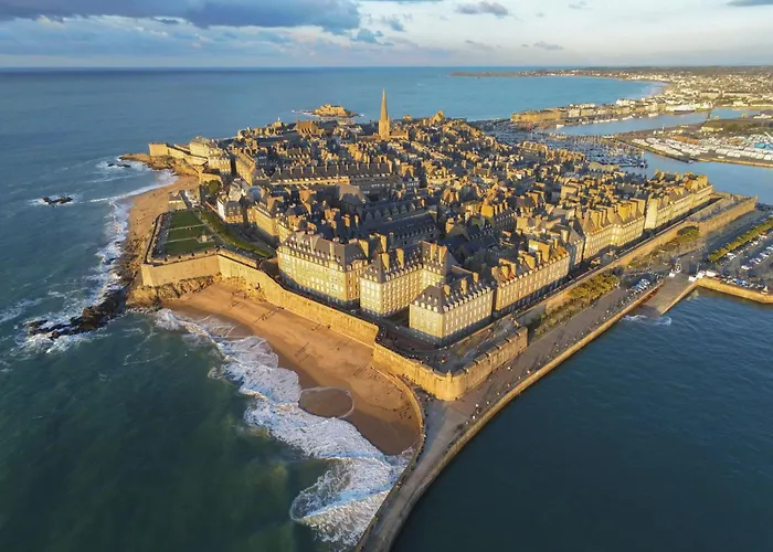Demeures & Chateaux - Hotel De La Porte Saint-Malo - Dinan