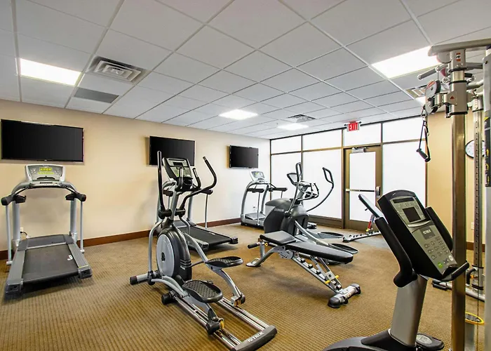 Mainstay Suites Madison - Monona