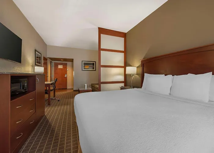Best Western Plus Peak Vista Inn & Suites