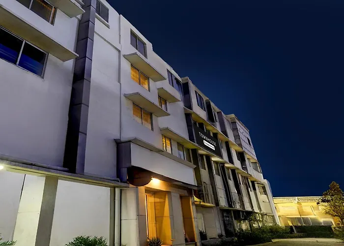 Townhouse Porur Formerly Welcome Inn