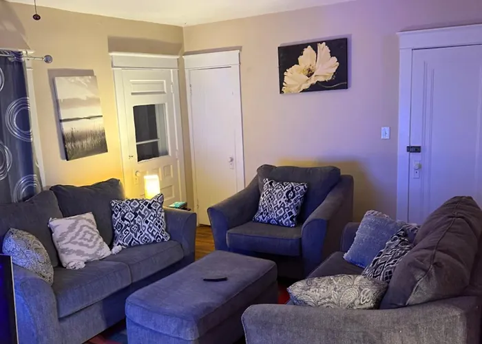 Gorgeous 3 Bedroom Lower Unit Home