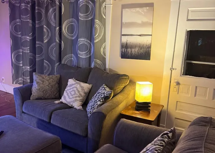 Gorgeous 3 Bedroom Lower Unit Home