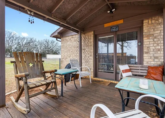 Cozy Hideaway In Denison Tx
