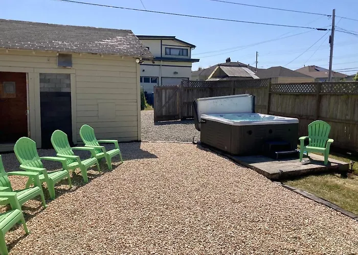 Henderson Hideout Hot Tub And Pet Friendly.
