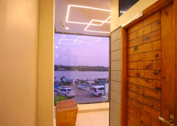Hotel Annai Bay