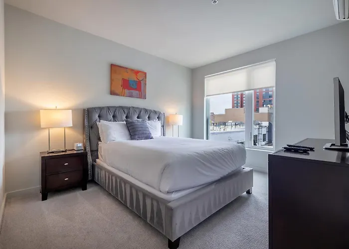Luxury Apt Downtown