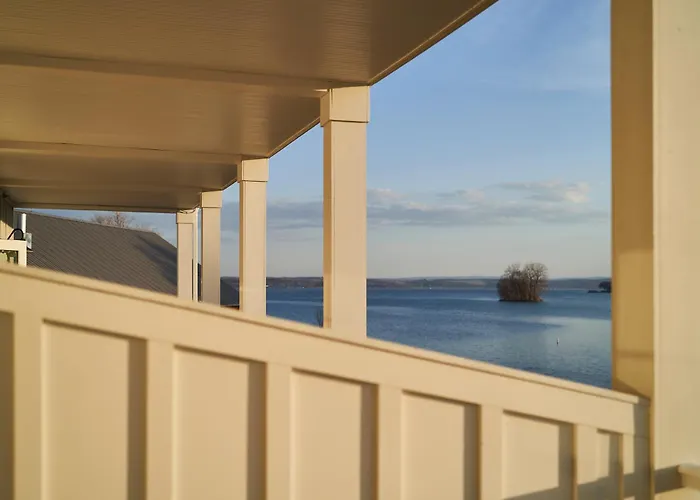 The Lake House On Canandaigua