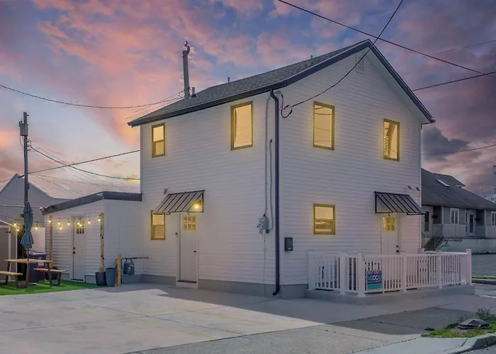 Downtown Pet Friendly Cool Game Room