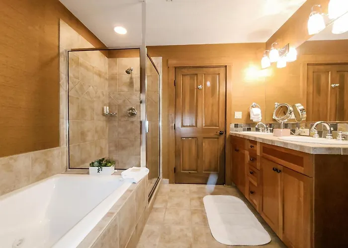 Studio At Hyatt Main Street Station Full Resort Access! Enjoy Outdoor Pool, Hot Tubs, Fitness Center Ski Valet & More
