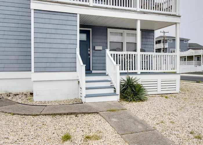 Bayfront Brigantine Escape W/ Porch & Bay Views!