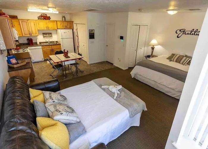 Maple Canyon~Waffles~Kitchen~Wash+Dry