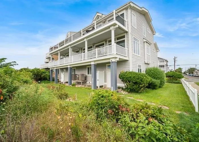 Direct Ocean Front Townhouse! An Oceanside Gem Perfect For Any Vacation!